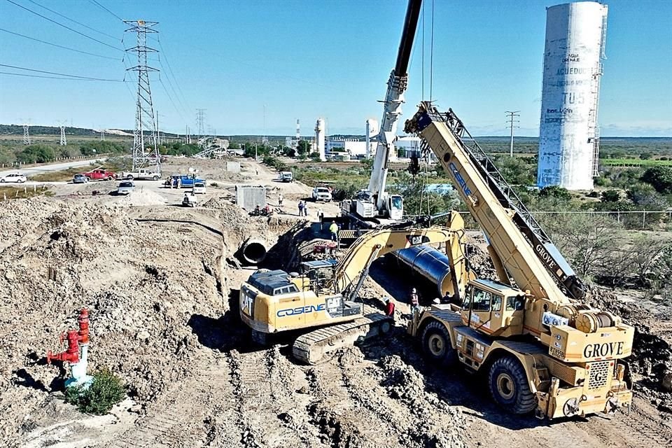 Zanjas y tubería sin unir se captaron sobre el trayecto del acueducto a la altura de la Planta de Bombeo No. 2, en Los Ramones.
