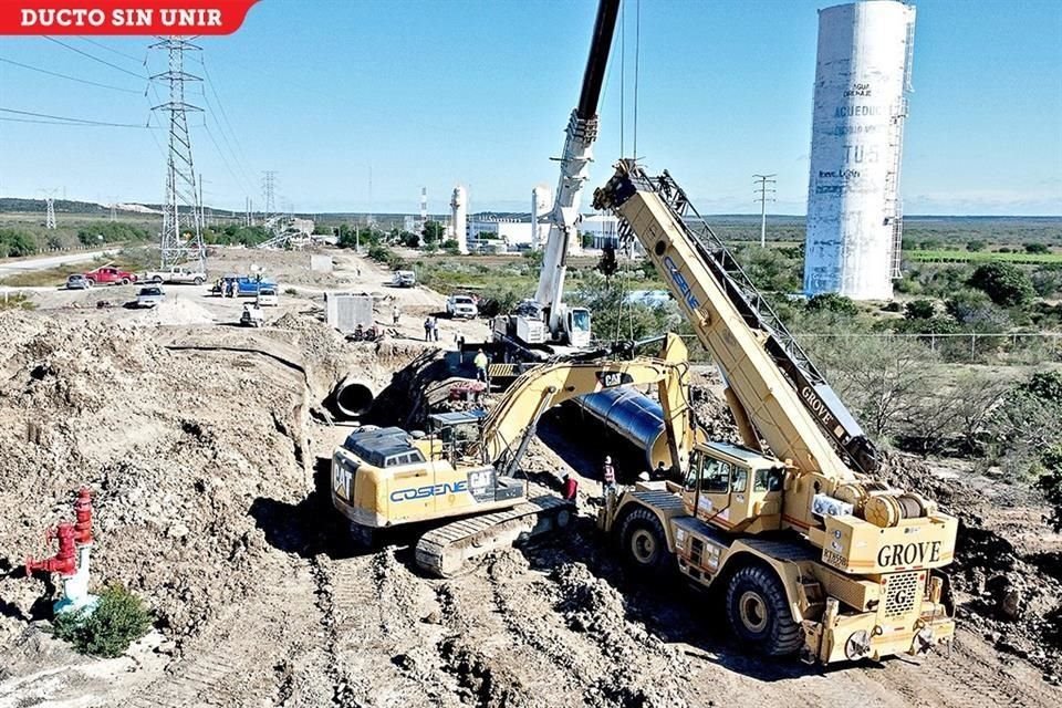 Zanjas y tubería sin unir se captaron sobre el trayecto de la obra a la altura de la Planta de Bombeo No. 2, en Los Ramones.