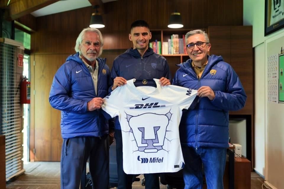 Los Pumas presentaron al delantero.