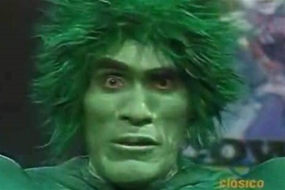 Se le conocía como 'El Hulk Mexicano' por su participación con un disfraz de este personaje ficticio en el programa televisivo 'La Carabina de Ambrosio'.