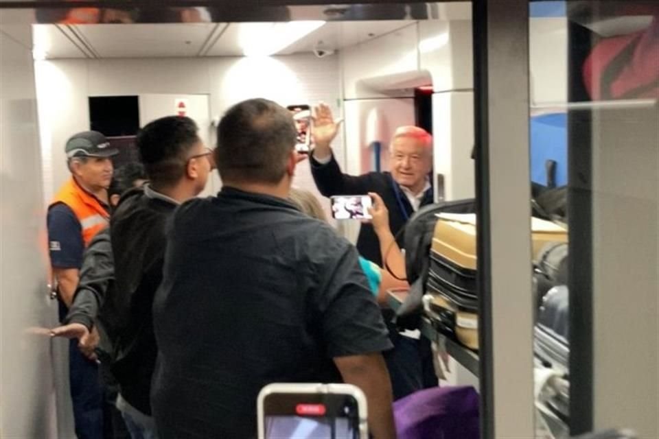 El Presidente Andrés Manuel López Obrador se subió de nuevo al Tren Maya para inaugurar el segundo tramo.