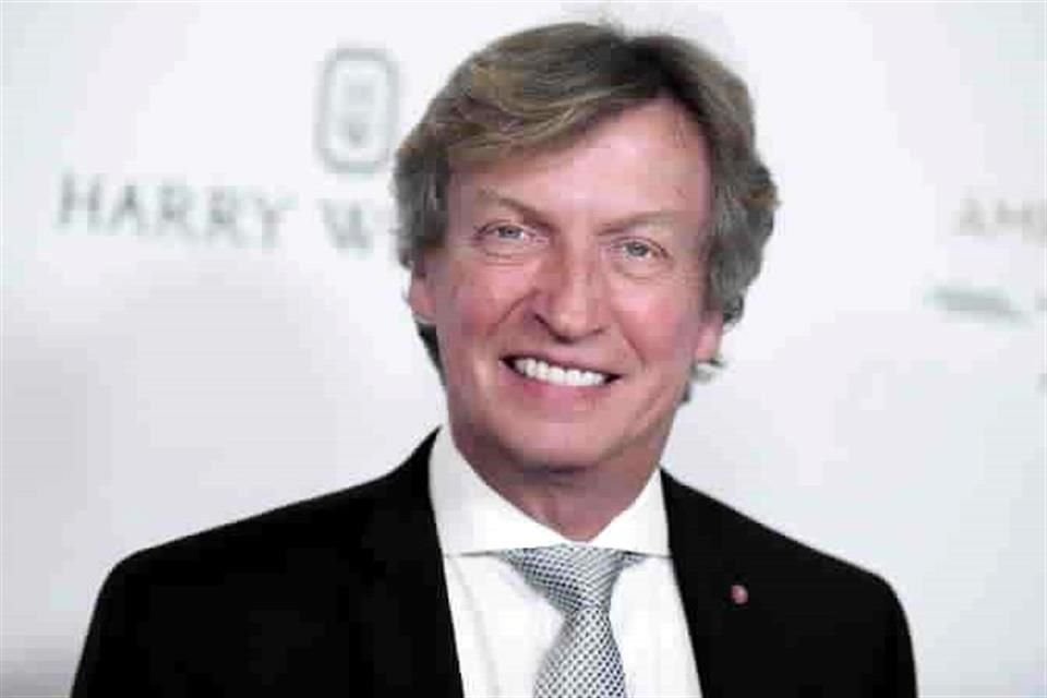 El productor de 'American Idol', Nigel Lythgoe, negó las acusaciones de agresión sexual que hizo Paula Abdul.