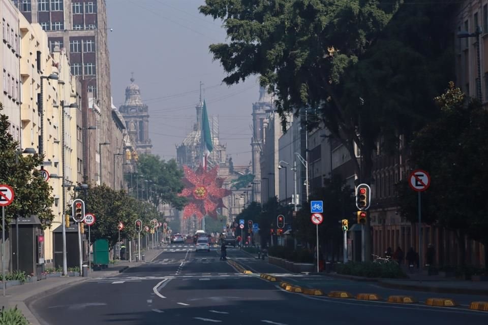 Las partículas se acumularon en el aire como consecuencia de una combinación de un sistema de alta presión en el centro del País.