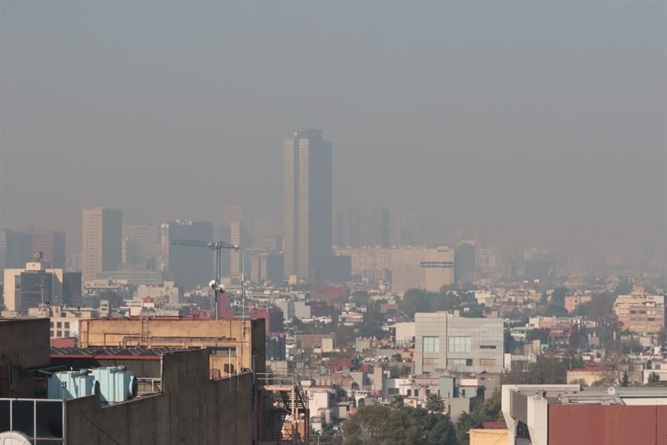 La primera contingencia ambiental por ozono del año se mantiene, informó la Comisión Ambiental de la Megalópolis. 
