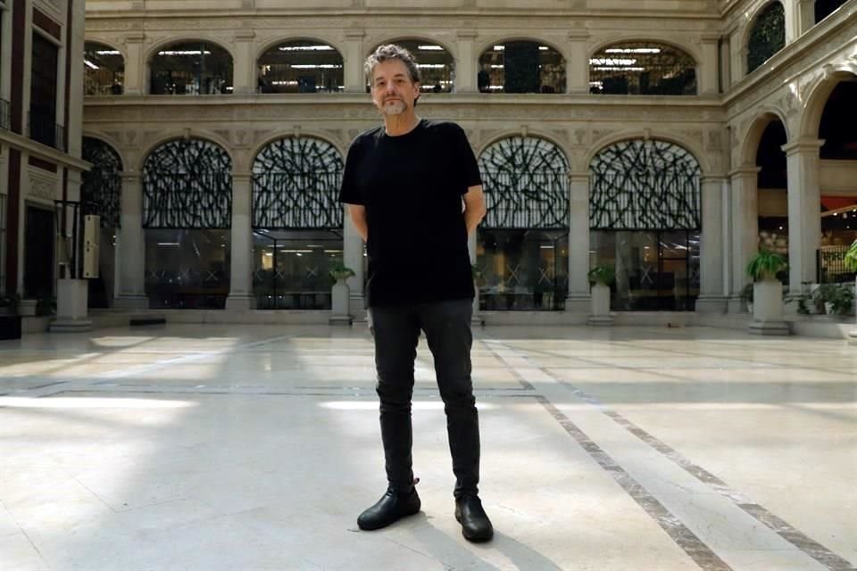 El nuevo libro de Gerardo Australia, publicado por Grijalbo e ilustrado por Don Rul, reúne textos publicados en diversos medios de comunicación, como el desaparecido suplemento Cronoscopio de REFORMA.