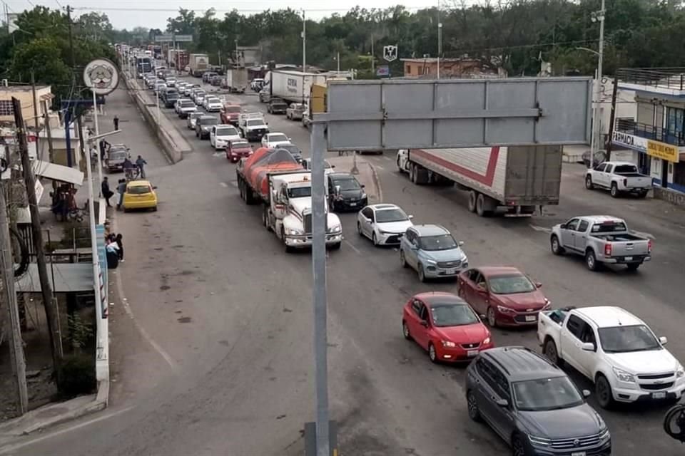 Una de las vías más abarrotadas de regreso al estado vecino del norte, es la Victoria-Monterrey.