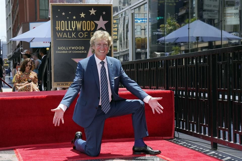 El productor de 'American Idol', Nigel Lythgoe fue demandado por segunda ocasión por agresión sexual.