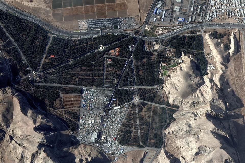 Esta imagen satelital muestra el cementerio en Kerman donde ocurrieron las explosiones.