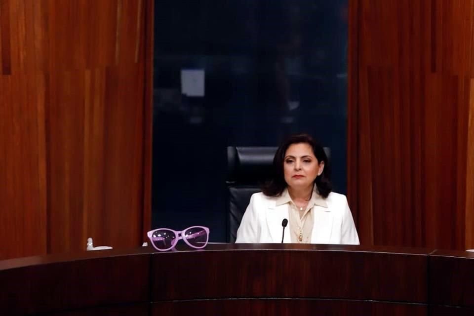 Mónica Soto encabezó su primera sesión pública como presidenta del TEPJF.