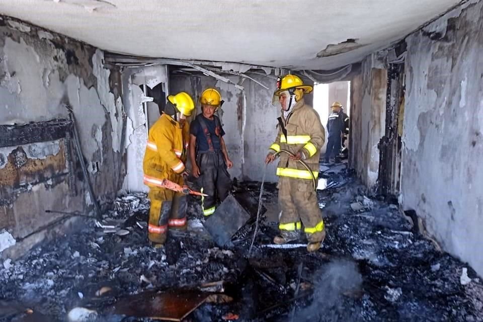 Bomberos municipales atendieron la emergencia.