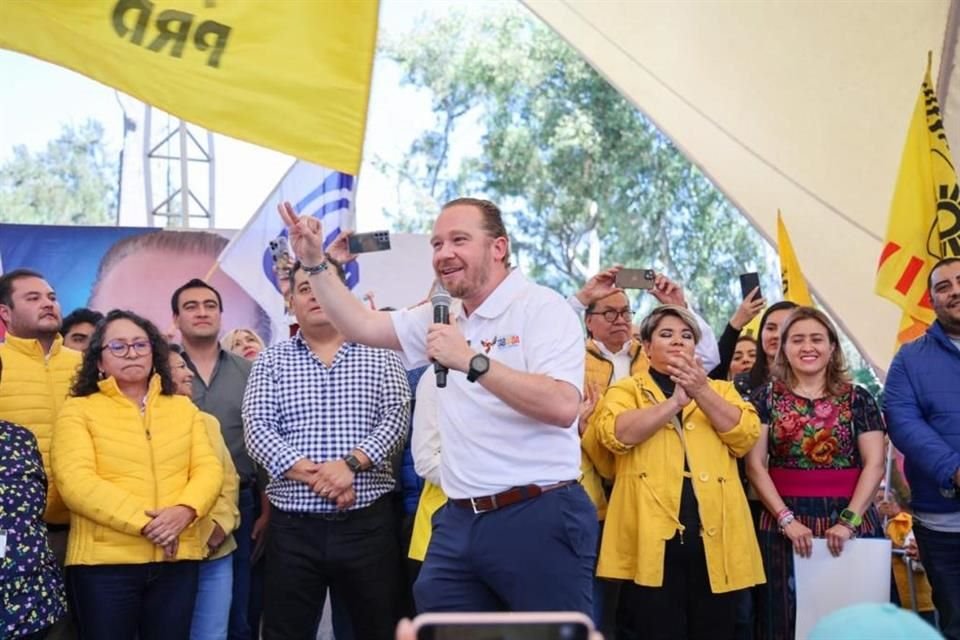 Santiago Taboada, aspirante a la Jefatura de Gobierno, cerró su precampaña en la Alcaldía Iztapalapa.