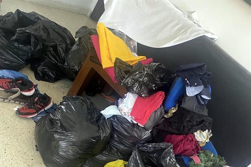 Ropa y despensa juntadas con donaciones también fueron hurtadas.