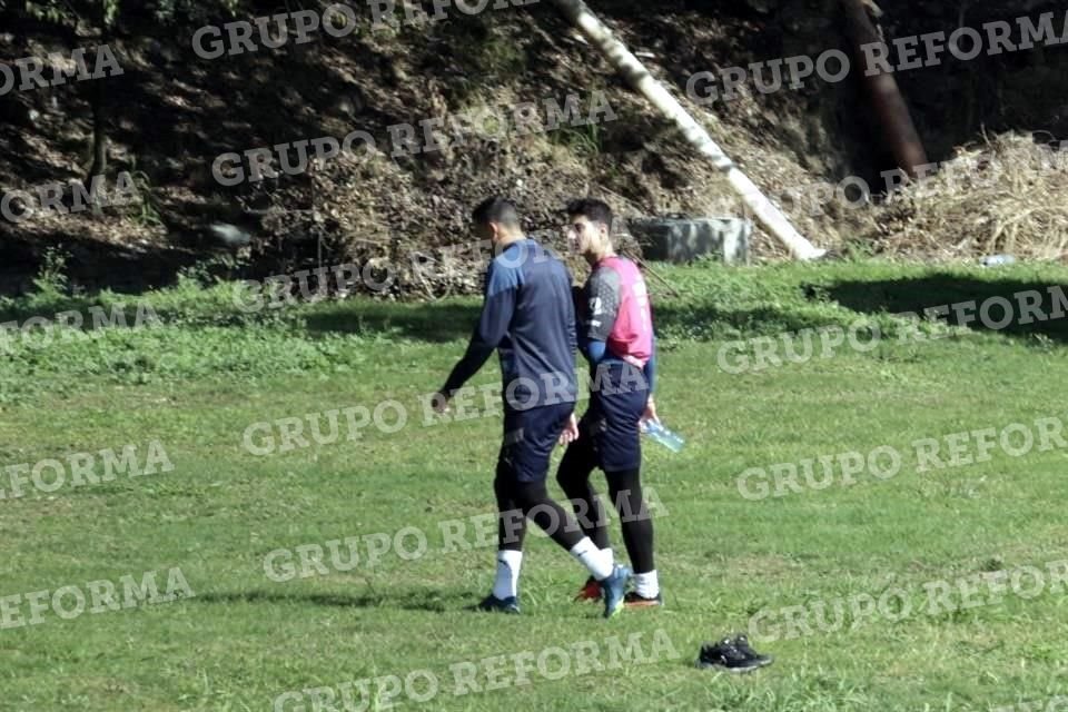 Funes Mori no terminó el entrenamiento de Rayados de este viernes y no viajó a Mazatlán con el equipo.