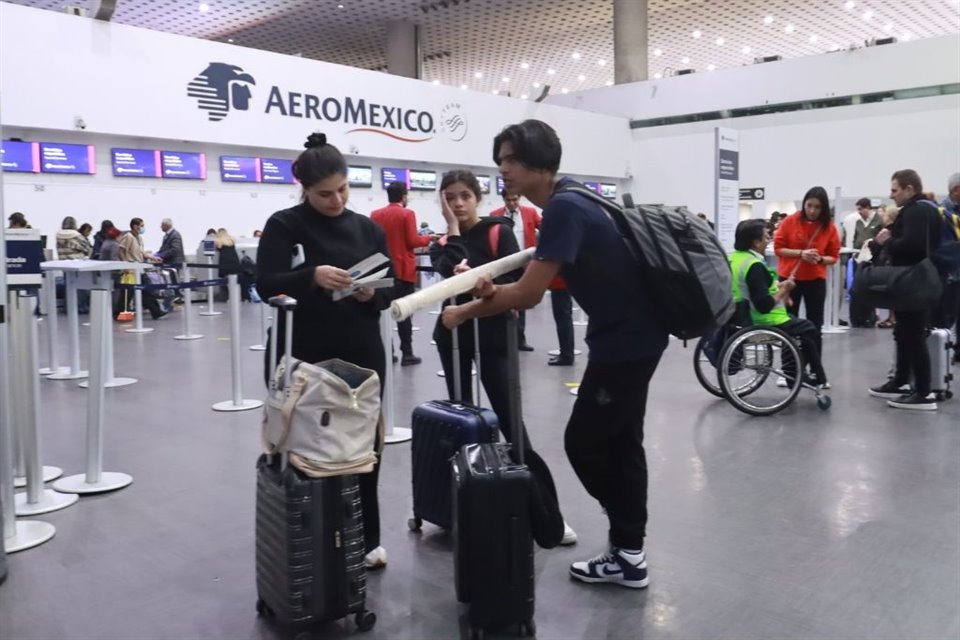 El AICM informó a las 11:01 horas que, debido a incidencias aún sin aclarar, se había suspendido el servicio de agua.