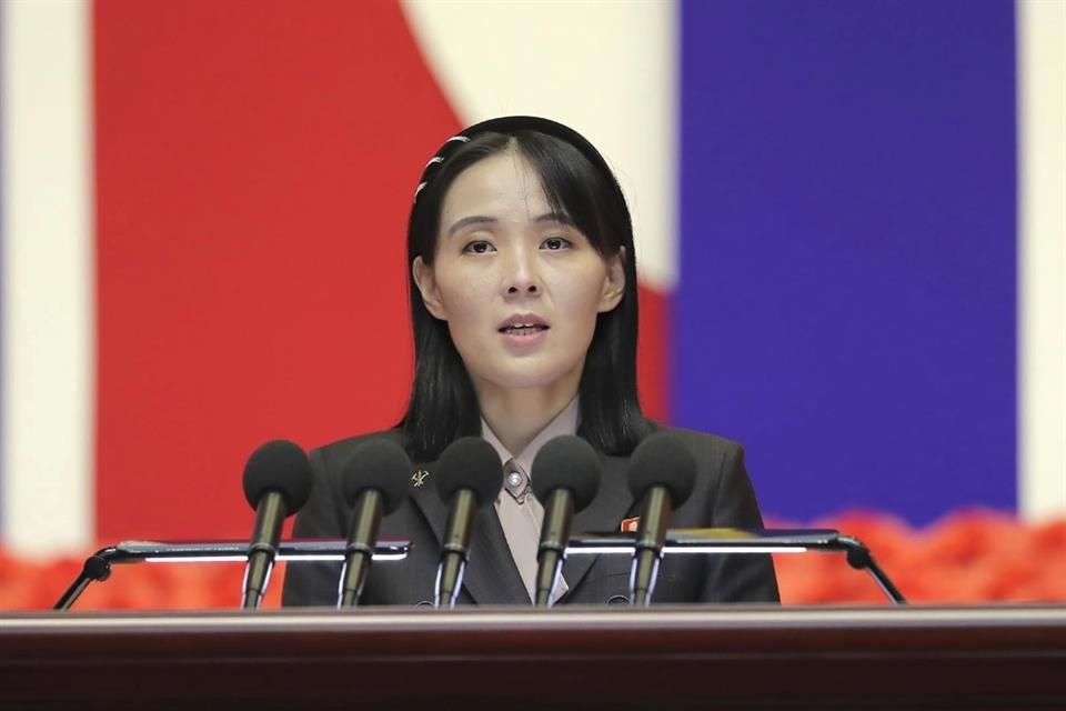 Kim Yo Jong, hermana y aliada clave del líder Kim Jong Un, durante un discurso en Pyongyang el 10 de agosto del 2022.