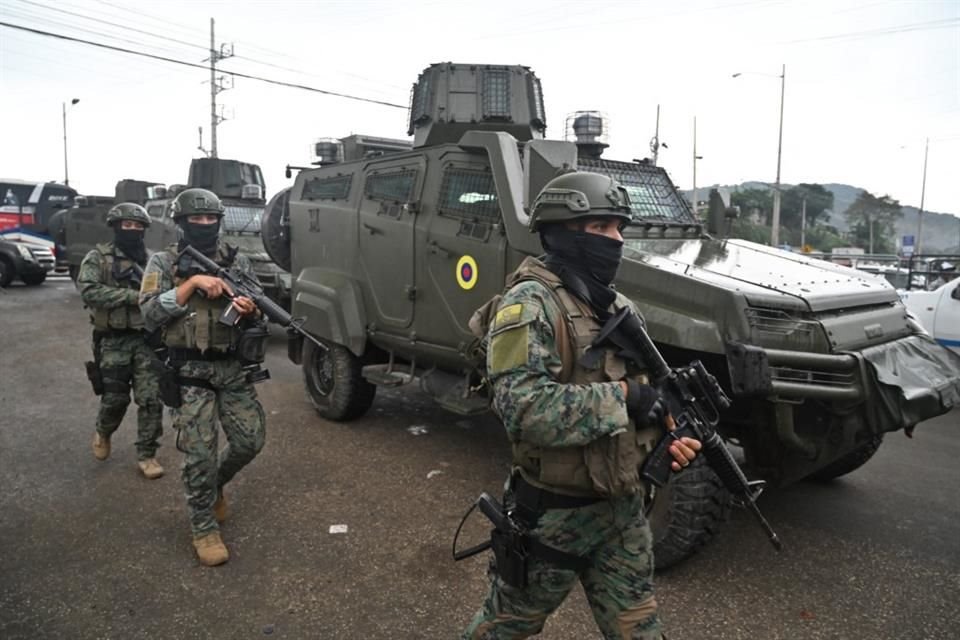 Fuerzas armadas entraron a una prisión en Guayaquil, Ecuador.