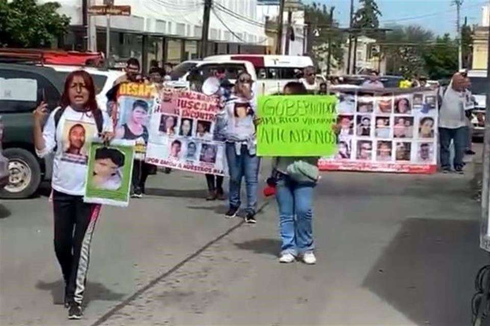 Con pancartas y consignas, las madres de personas desaparecidas exigieron al Gobierno de Tamaulipas agilizar la búsqueda de sus familiares.