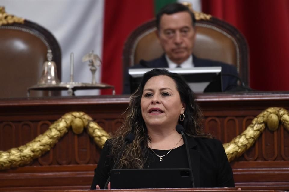 Mónica Fernández será expulsada del PRI por apoyar ratificación de Ernestina Godoy.