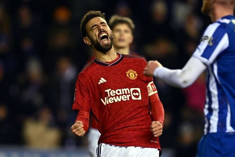 Manchester United se metió a la cuarta ronda de la FA Cup tras derrotar al Wigan como visitante con goles de Diogo Dalot y Bruno Fernandes.