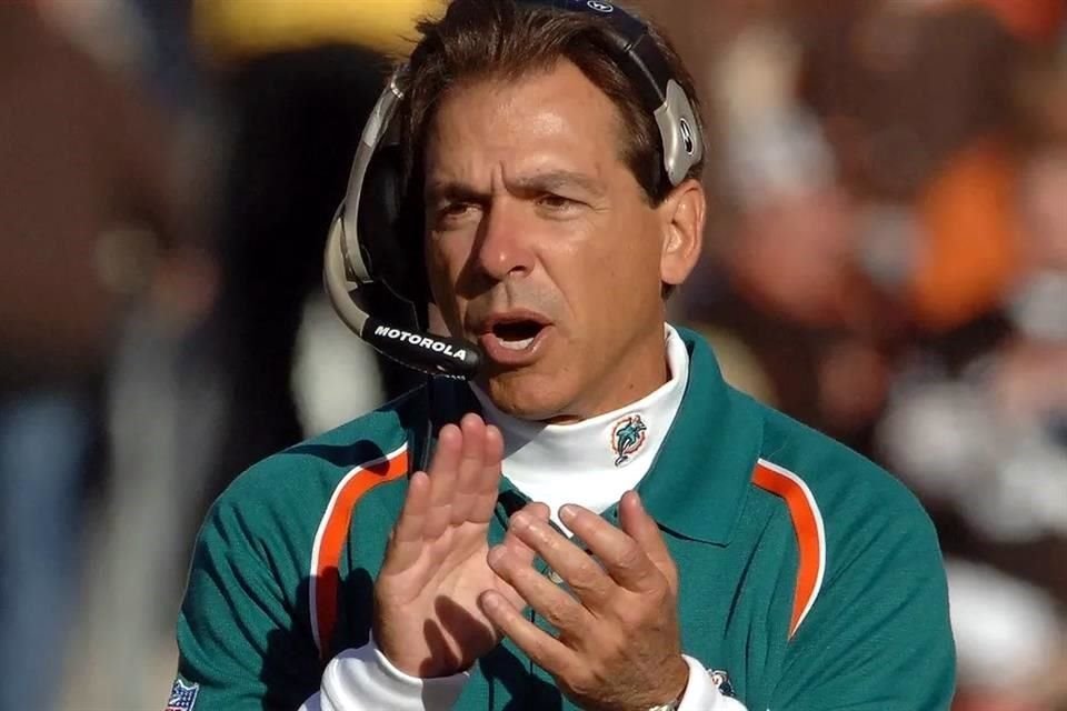 Saban intentó en la NFL con los Doplhins.