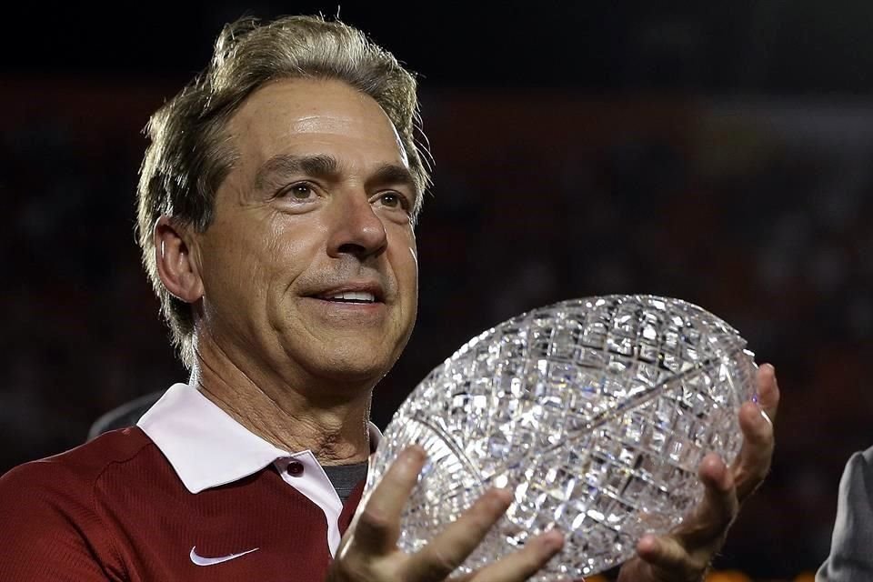 Finalizó con una marca en Tazones de 19-12, y de 9-5 en los torneos del CFP.