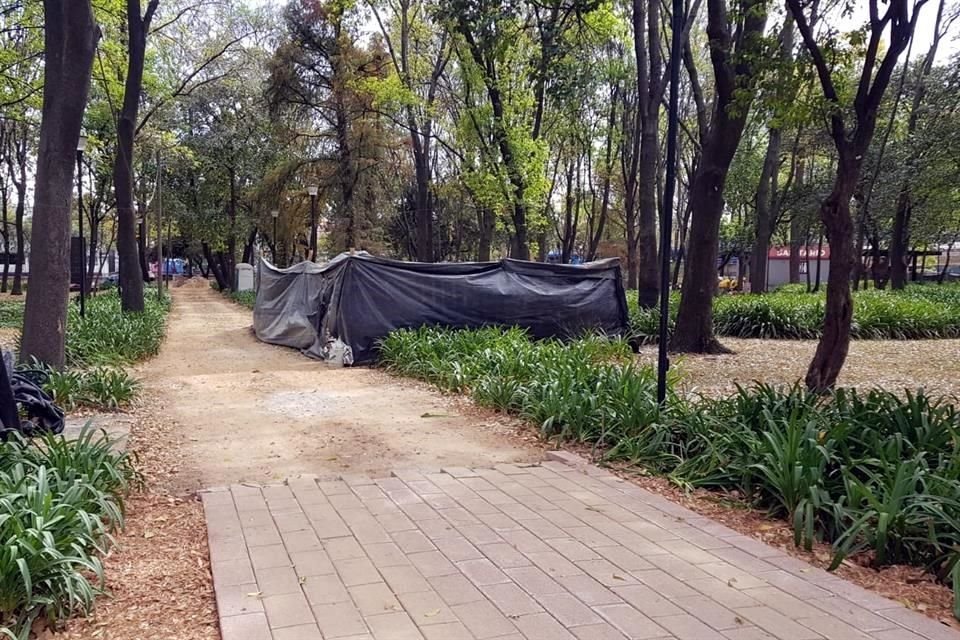 Así luce el corredor de acceso al Metro Chapultepec, otro de los frentes de obra de la remodelación.