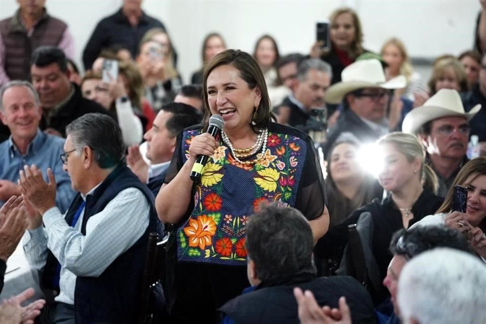 Xóchitl Gálvez se reunió con productores y sociedad civil del Valle del Mayo, en Navojoa, Sonora.