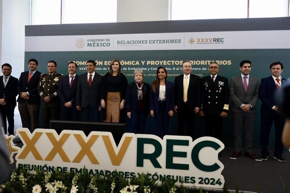 Reunión de Embajadores y Cónsules 2024.