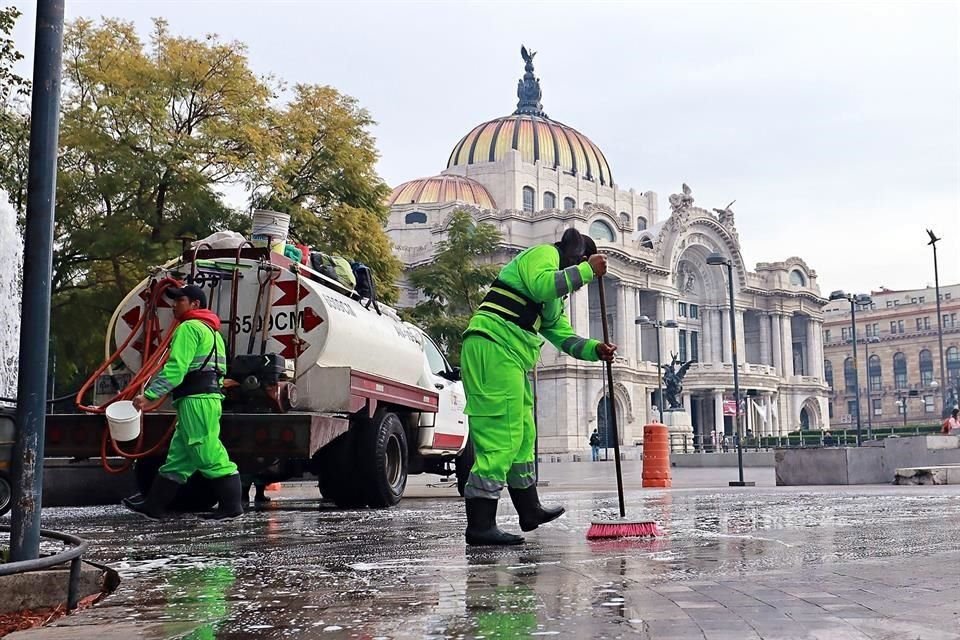 De acuerdo con WIEGO, en la Ciudad de México hay alrededor de 10 mil trabajadores de limpieza sin contrato.