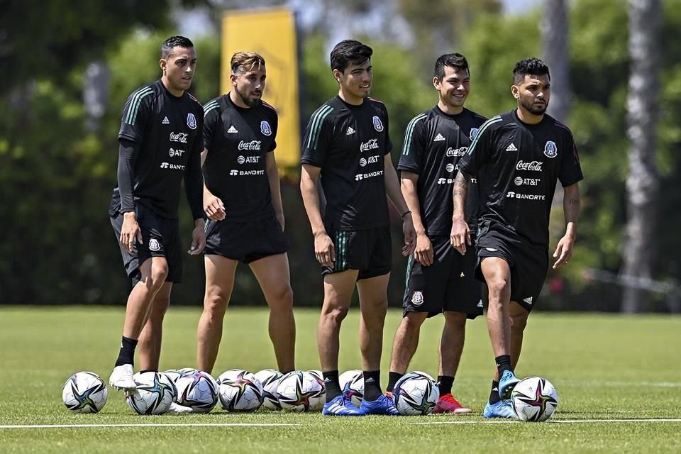 La Selección Mexicana se alista para enfrentar este sábado a Nigeria; podría ser el debut de funes Mori.