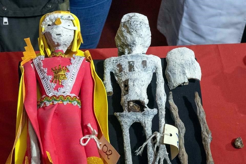 La Secretaría de Cultura calificó de fraude la historia del supuesto origen extraterrestre de las momias de Nazca que el Congreso mexicano exhibió como si fueran extraterrestres.