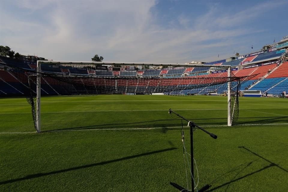 La cancha luce en buen estado para el regreso de futbol de Primera División.