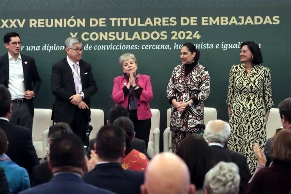 Personal diplomático se reunió con Bárcena en la Secretaría de Relaciones Exteriores.