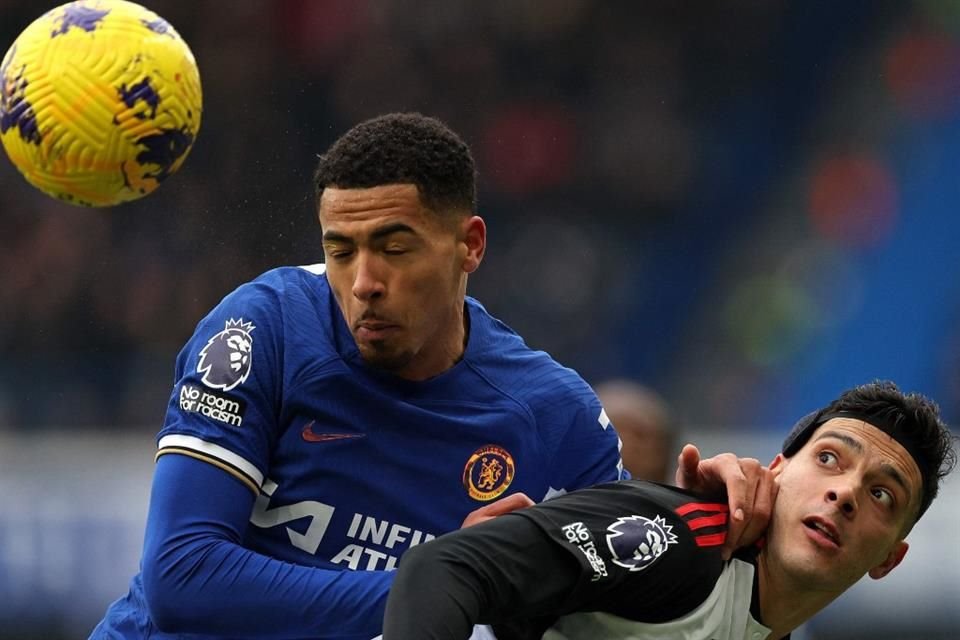 Raúl Jiménez disputó los 90 minutos con el Fulham.