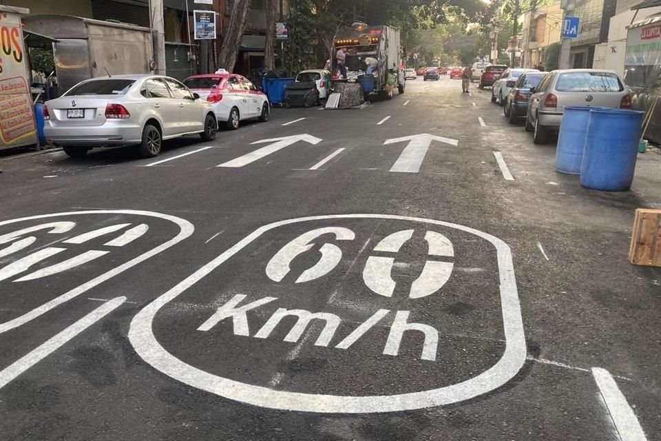 En Calle Concepción Beistegui, en Benito Juárez, fue pintado como límite 60 kilómetros por hora, cuando es de 30.