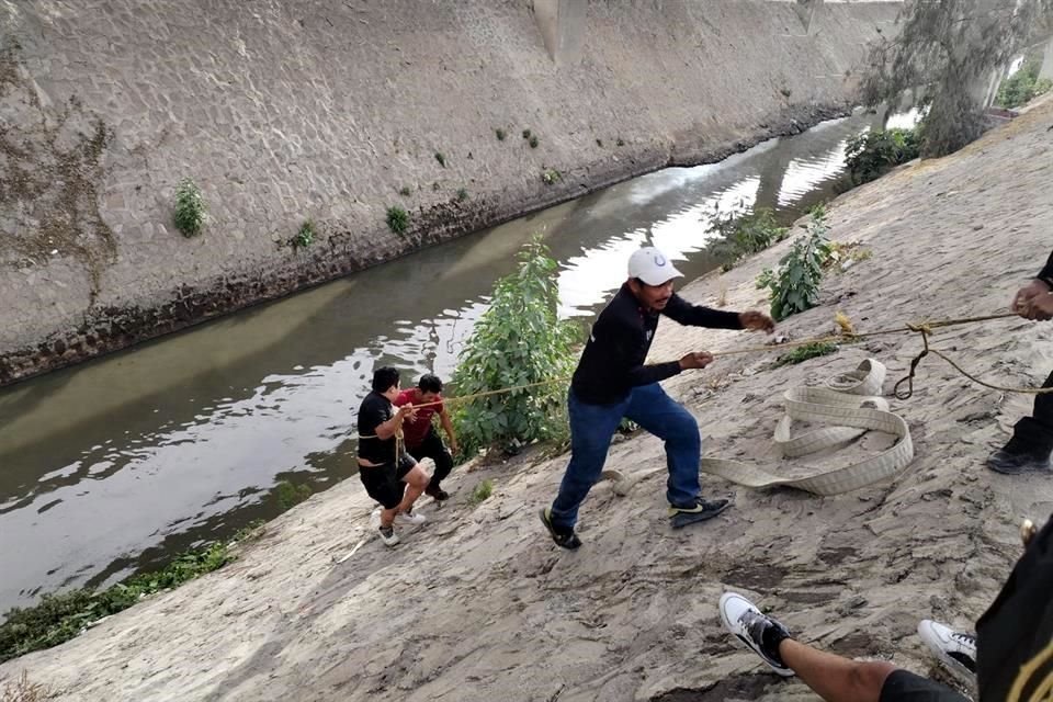 Ambos hombres, quienes dijeron ser hermanos, cayeron al cauce de un río en Gustavo A. Madero.