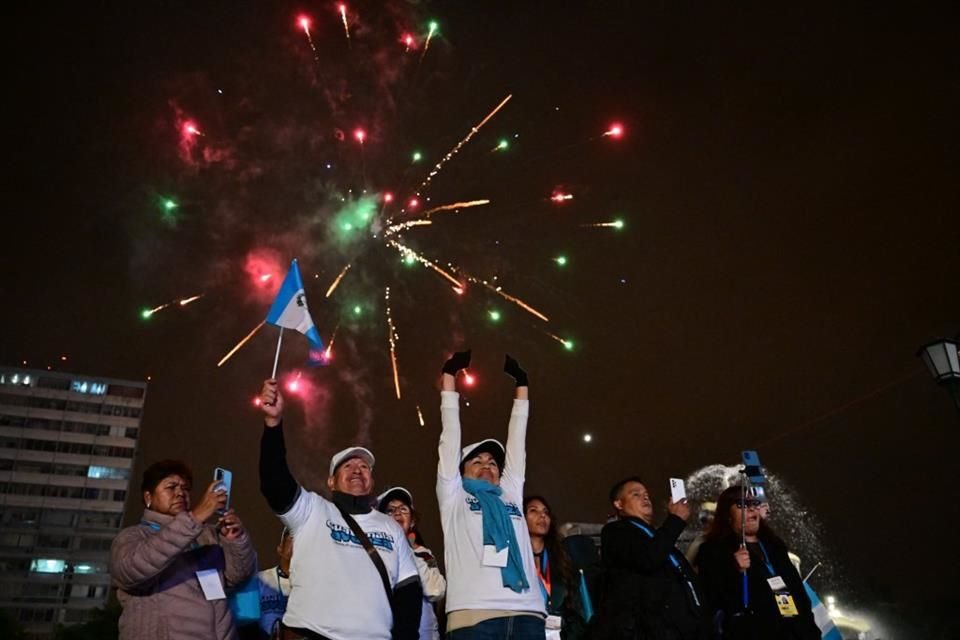 Simpatizantes de Arévalo celebraron su asunción.