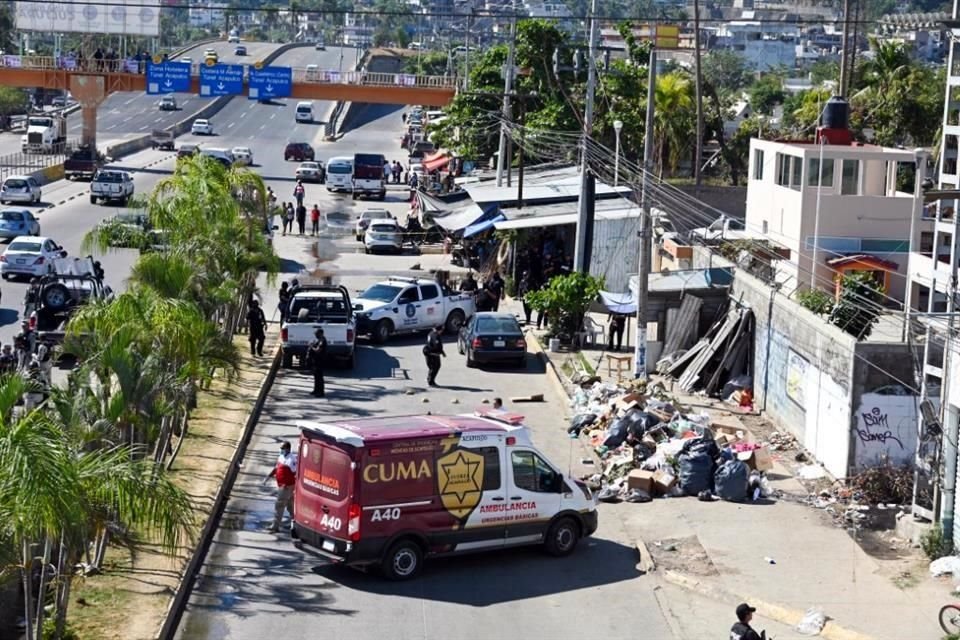 Una mujer que caminaba por la calle resultó herida.