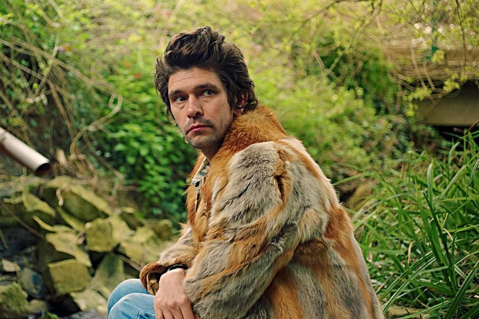 El actor Ben Whishaw ha tenido una carrera donde ha interpretado a personajes diversos, desde un villano hasta un oso.