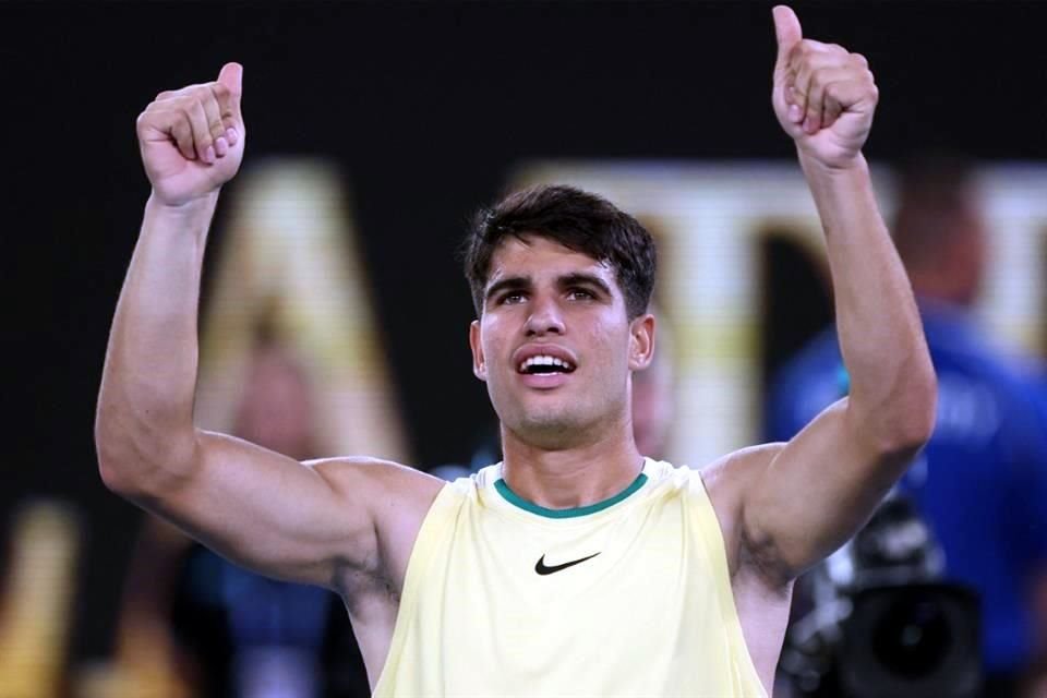 Carlos Alcaraz avanzó a la segunda ronda del Abierto de Australia.