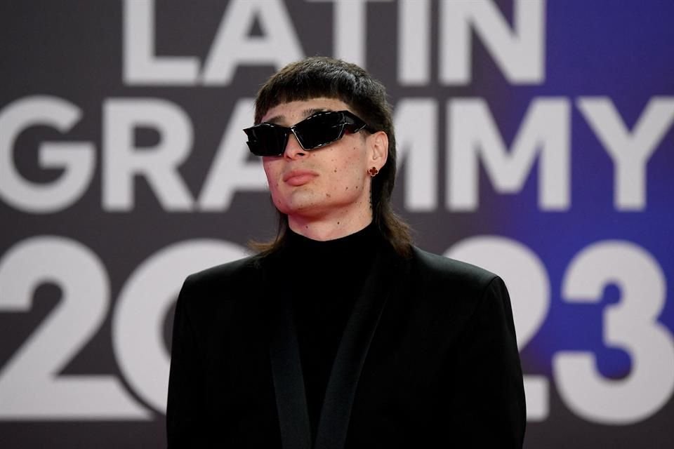El cantante mexicano ha desatado opiniones divididas en Chile; lo señalan de ser promotor de la 'narcocultura'.