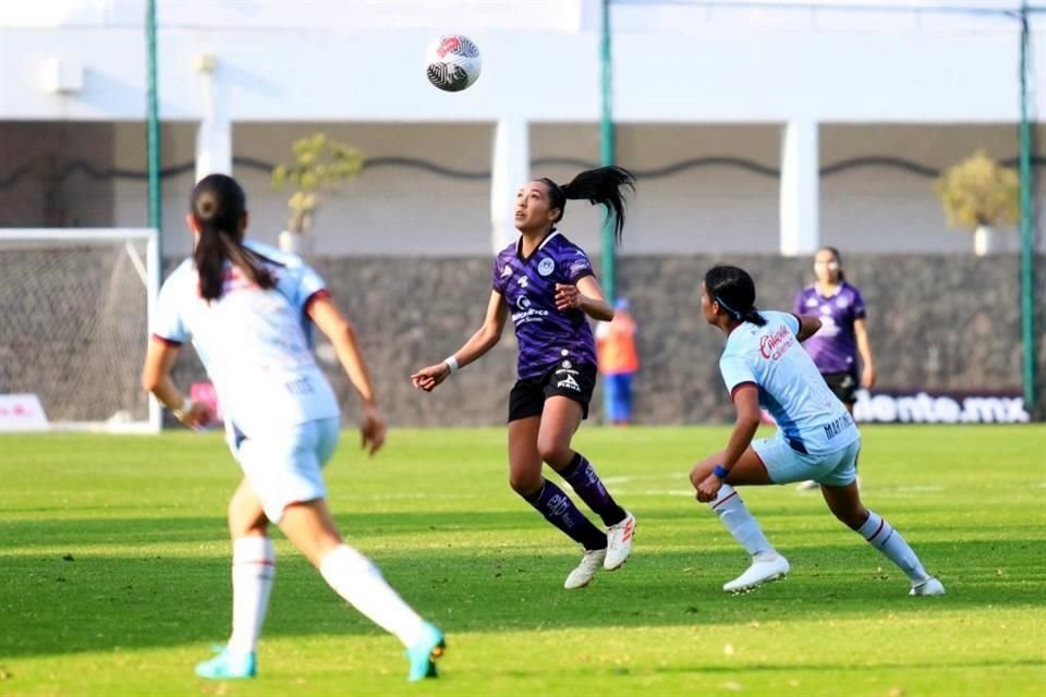 Las celestes siguen en picada.