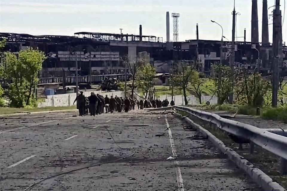 La lucha en Azovstal, en la sitiada ciudad de Mariúpol, fue un momento emblemático en los primeros meses de la invasión rusa a Ucrania.