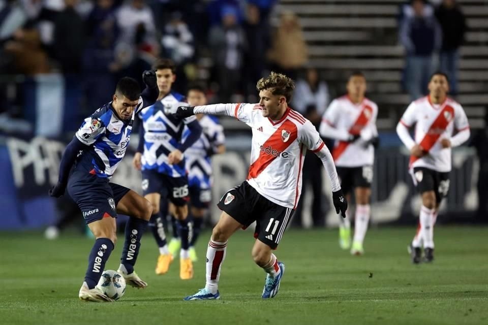 Rayados y River Plate igualaron este miércoles 1-1 en duelo amistoso jugado en Dallas Texas, donde Rodrigo Aguirre y Andrés Herrera anotaron los goles.
