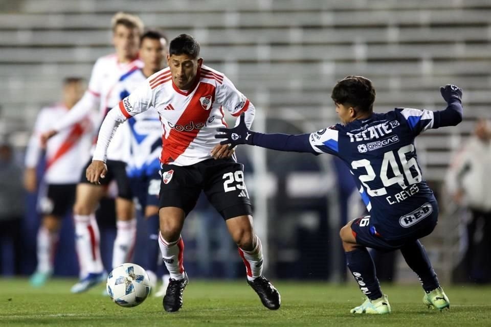 Rayados y River Plate igualaron este miércoles 1-1 en duelo amistoso jugado en Dallas Texas, donde Rodrigo Aguirre y Andrés Herrera anotaron los goles.