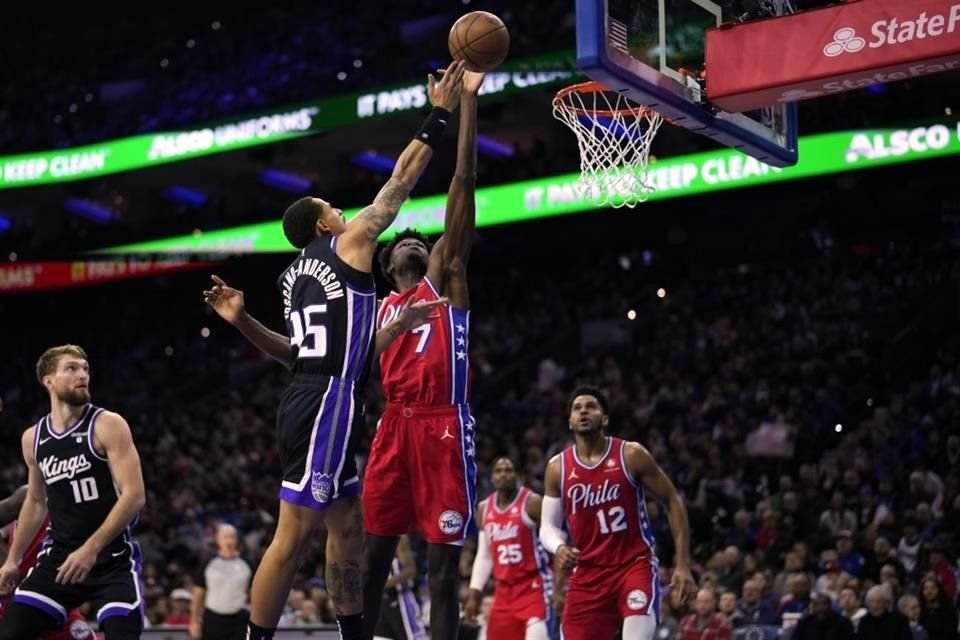 El mexicano está dando números muy discretos en la temporada de la NBA.