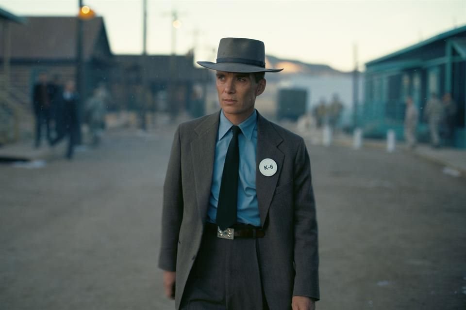 'Oppenheimer' de Christopher Nolan encabeza las candidaturas de los premios BAFTA, con 13 menciones.