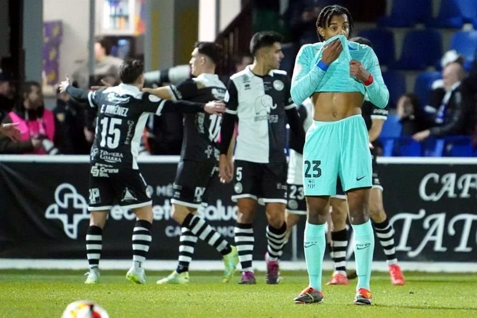 Álvaro Gómez hizo el mejor gol de la tarde para poner el 1-0.