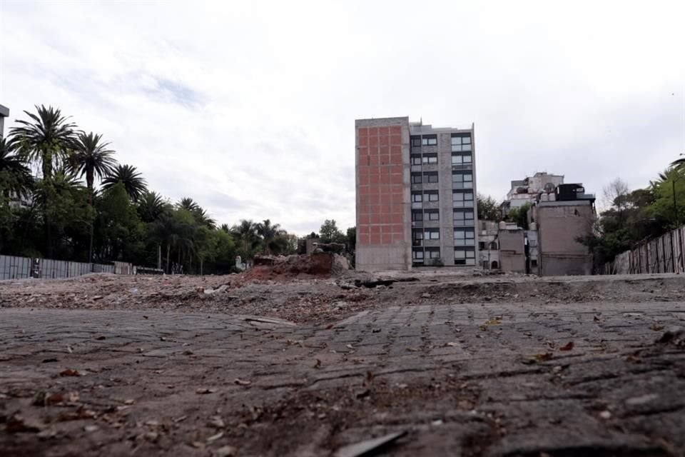 En el sitio que albergó el Bazar Pericoapa se pretendía construir tres edificios de 25 pisos, lo que generó polémica.