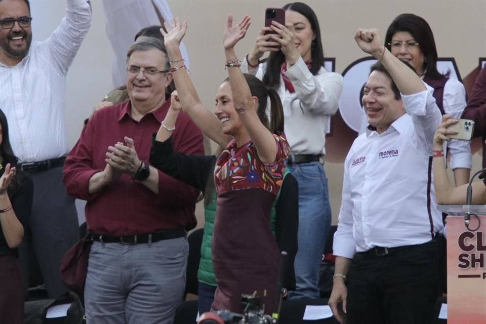 Marcelo Ebrard acudió al evento por el cierre de precampaña de Claudia Sheinbaum.